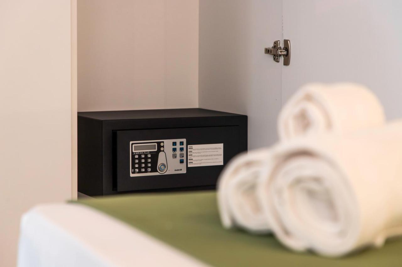 Metropolitan Rooms Cagliari Esterno foto